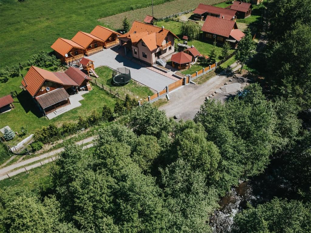 Дома для отпуска Riverside Woodhouses Прайд